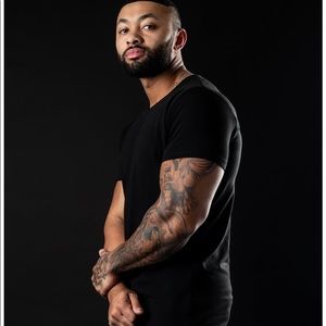 (BRAND NEW) Essential Lifestyle Tee - Blackout